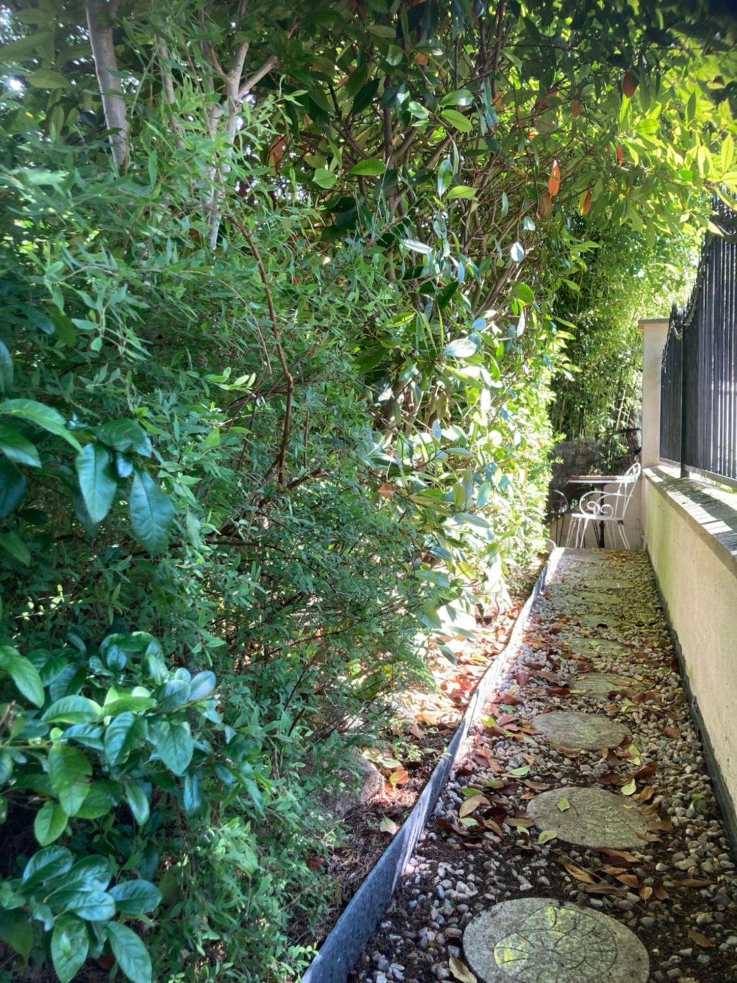 Sejour A La Chataigneraie Rueil-Malmaison Exterior foto